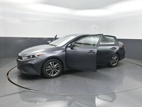 Used 2024 Kia Forte LXS FWD image 30