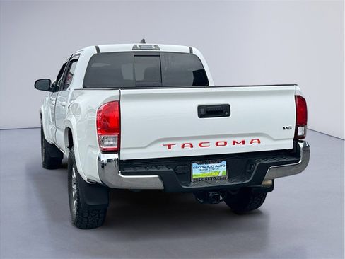 Used 2018 Toyota Tacoma SR5 image 4