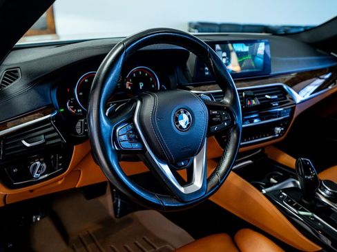 Used 2018 BMW 540i xDrive image 37
