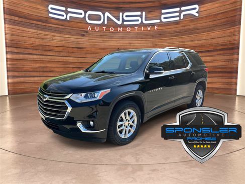 Used 2020 Chevrolet Traverse LT w/ Driver Confidence II Package AWD/4WD image 1