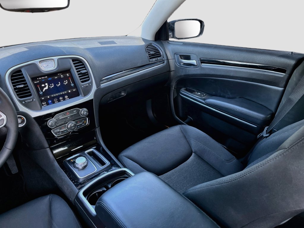 Used 2023 Chrysler 300 Touring RWD image 21
