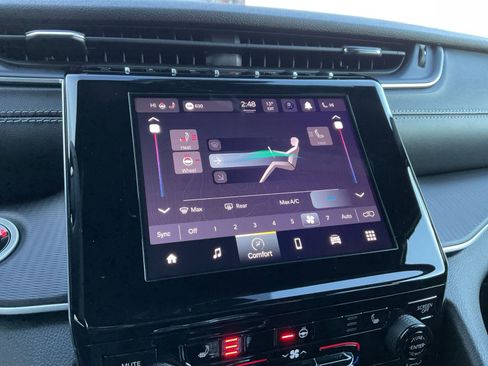 New 2025 Jeep Grand Cherokee Laredo X w/ Luxury Tech Group I image 23