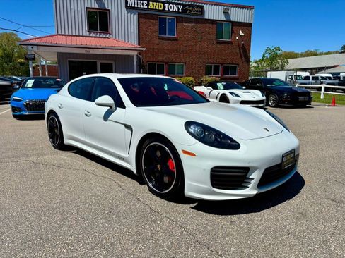 Used 2015 Porsche Panamera GTS AWD/4WD image 3