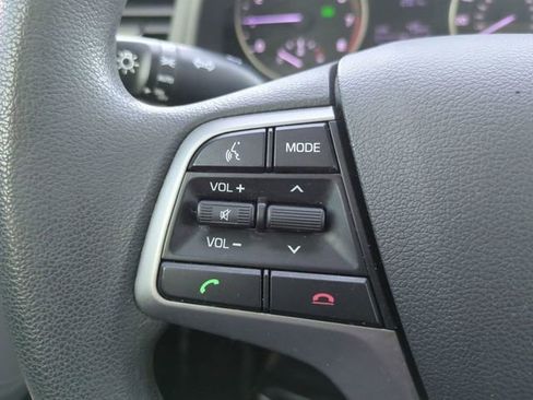 Used 2017 Hyundai Elantra SE image 22