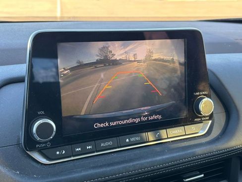 Used 2023 Nissan Rogue SV image 20