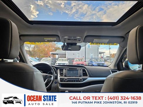 Used 2017 Toyota Highlander XLE image 17