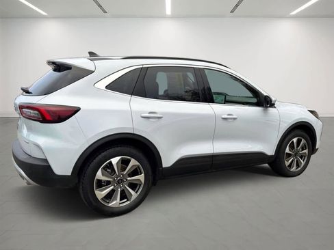 Used 2025 Ford Escape Platinum image 4
