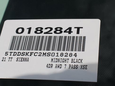 Used 2021 Toyota Sienna XSE w/ XSE Plus Package AWD/4WD image 31