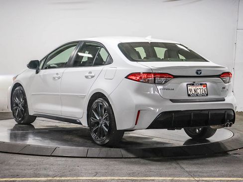 Certified 2024 Toyota Corolla SE w/ SE Package FWD image 3