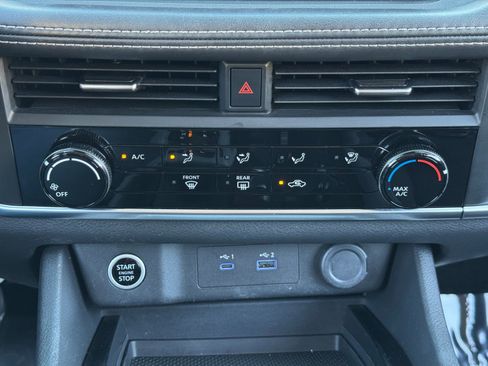 Used 2023 Nissan Rogue S FWD image 24