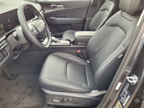 New 2026 Kia Sportage EX FWD image 8