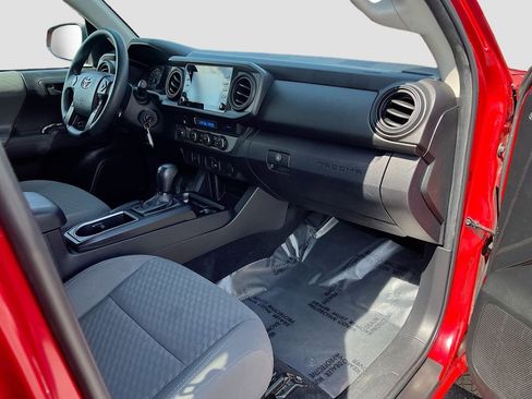 Used 2022 Toyota Tacoma SR image 25