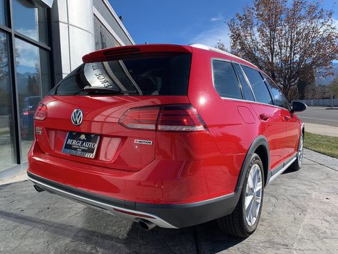 Used 2019 Volkswagen Golf Alltrack SE image 5