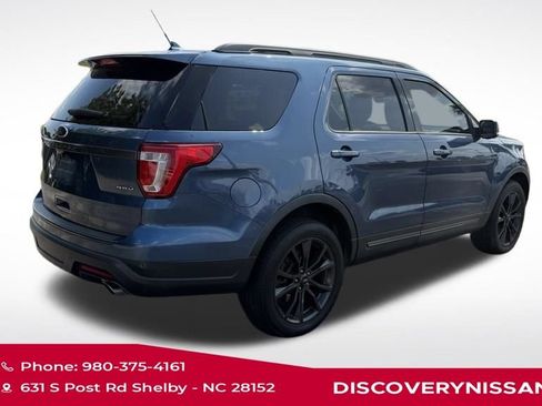 Used 2018 Ford Explorer XLT w/ Equipment Group 202A AWD/4WD image 3