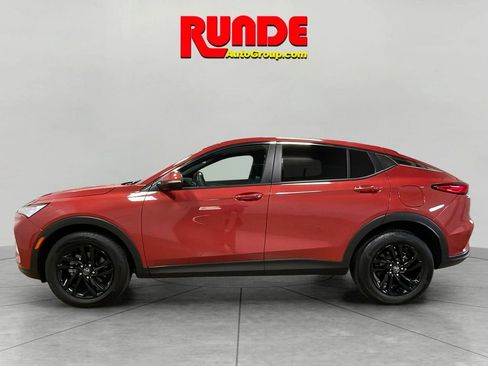 Used 2024 Buick Envista Preferred w/ Advanced Safety Package image 2