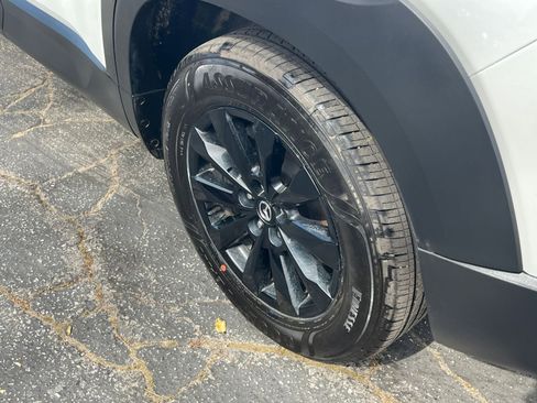 Used 2025 MAZDA CX-50 AWD 2.5 S w/ Premium Package image 32