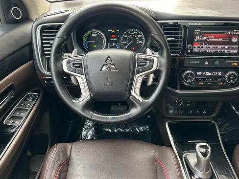 Used 2018 Mitsubishi Outlander GT image 17
