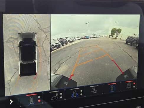 Used 2024 GMC Hummer EV 2X w/ LPO, Illumination Package AWD/4WD image 8