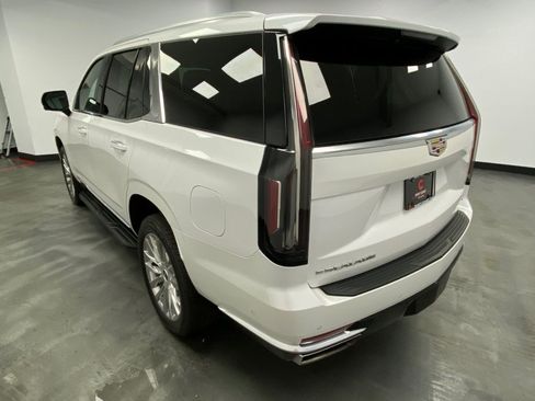 Used 2023 Cadillac Escalade Premium Luxury w/ LPO, Floor Liner Package AWD/4WD image 4