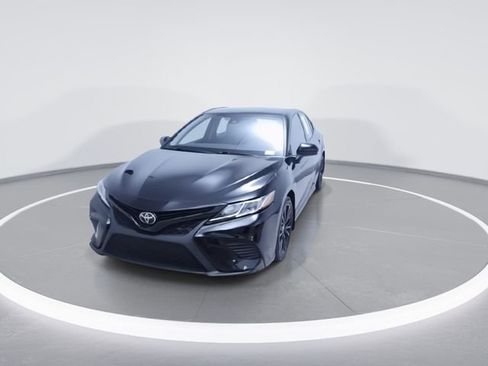 Used 2020 Toyota Camry SE image 7