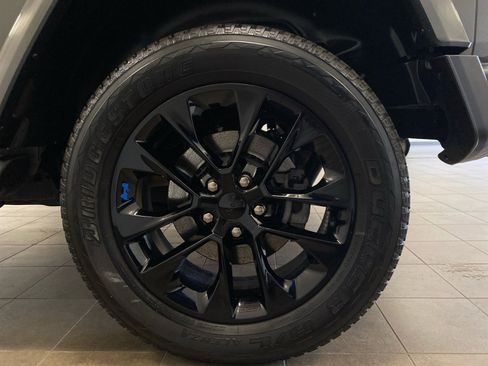 Used 2022 Jeep Wrangler Unlimited Sahara w/ Cold Weather Group image 28