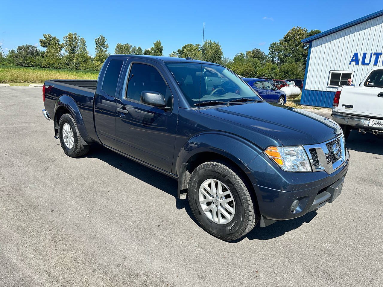 Used 2018 Nissan Frontier SV RWD image 3
