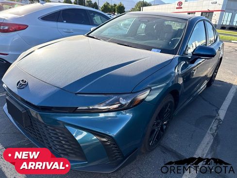 Used 2026 Toyota Camry SE w/ Multimedia Upgrade Package FWD image 7