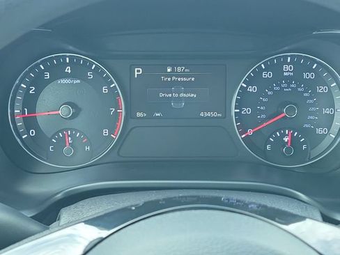 Used 2024 Kia Forte LXS FWD image 25
