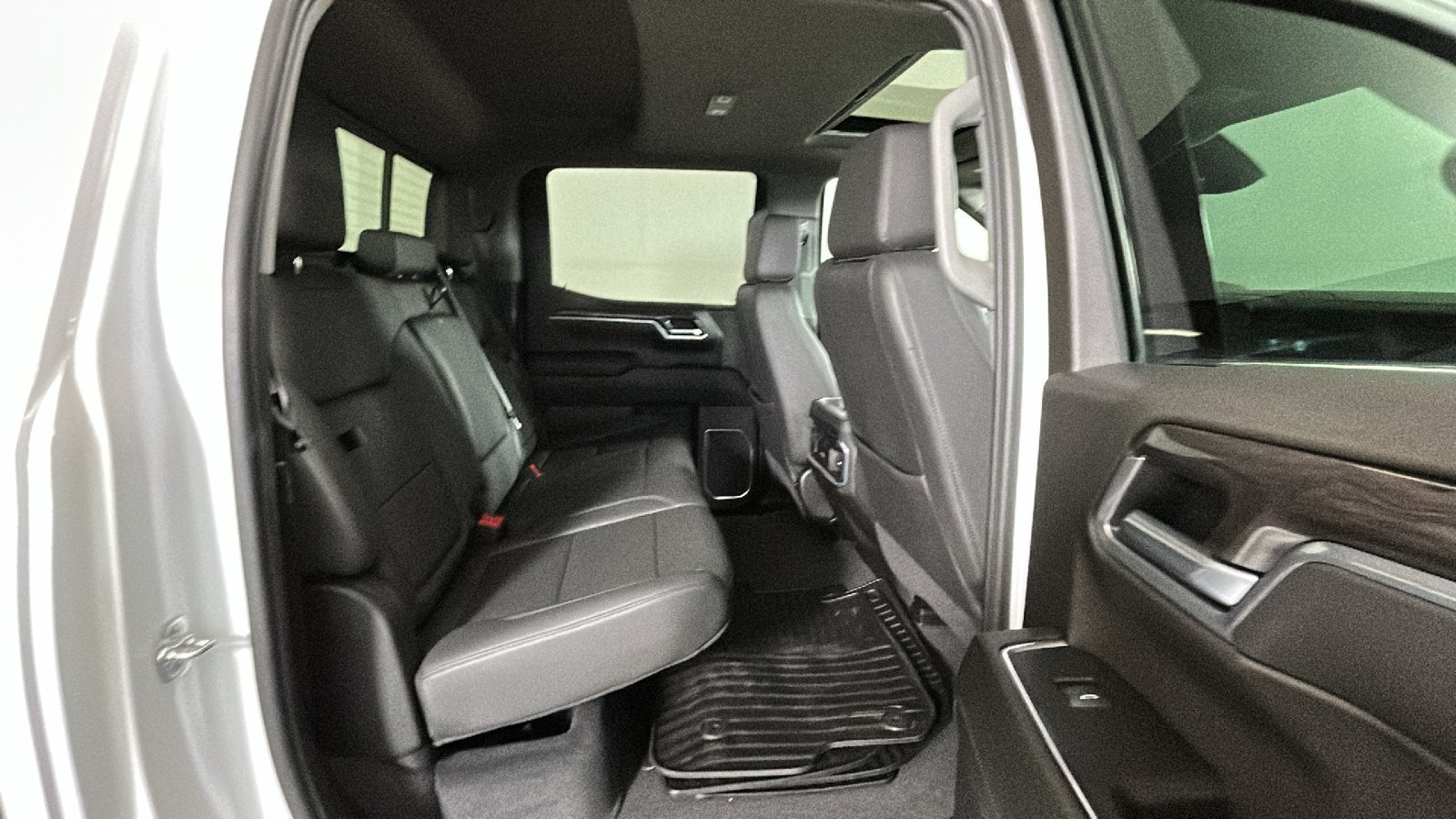 Used 2025 Chevrolet Silverado 1500 LTZ w/ LTZ Premium Package AWD/4WD image 35