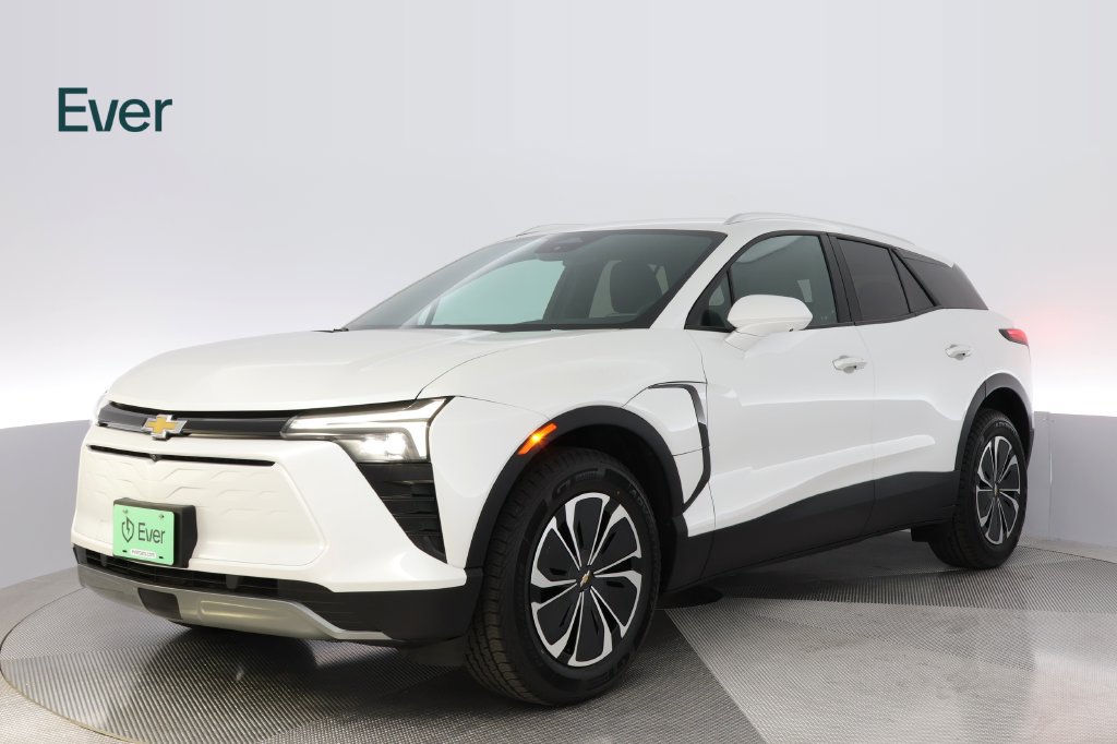 Used 2024 Chevrolet Blazer EV LT AWD/4WD image 2