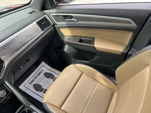 Used 2022 Volkswagen Atlas Cross Sport SE image 27