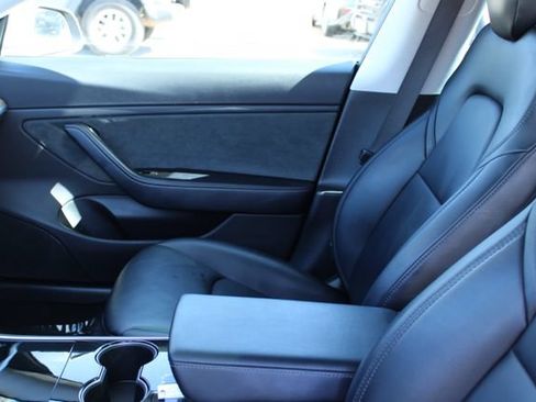 Used 2018 Tesla Model 3 Long Range RWD image 25