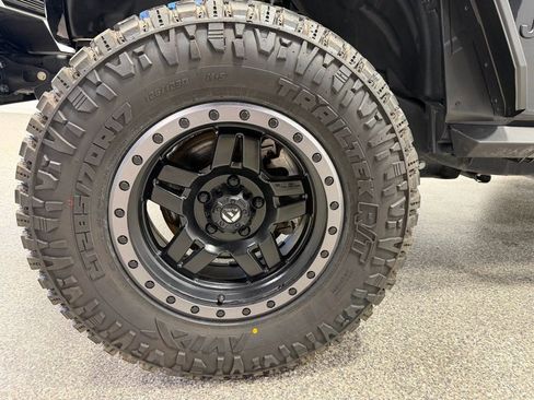 Used 2022 Jeep Wrangler Sport image 5