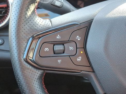 Used 2025 Chevrolet Trax RS w/ Driver Confidence Package image 21