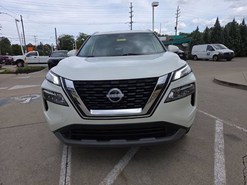 Used 2023 Nissan Rogue SV w/ SV Premium B Package AWD/4WD image 4