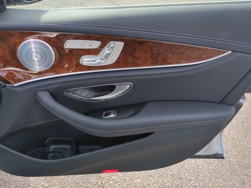 Used 2019 Mercedes-Benz E 300 image 38