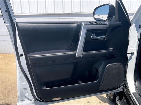 Used 2024 Toyota 4Runner SR5 Premium w/ Moonroof Package AWD/4WD image 28