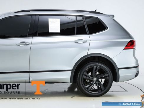Used 2023 Volkswagen Tiguan SE R-Line image 4