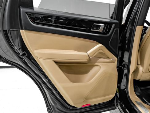 Used 2019 Porsche Cayenne Sport Utility 4D image 48