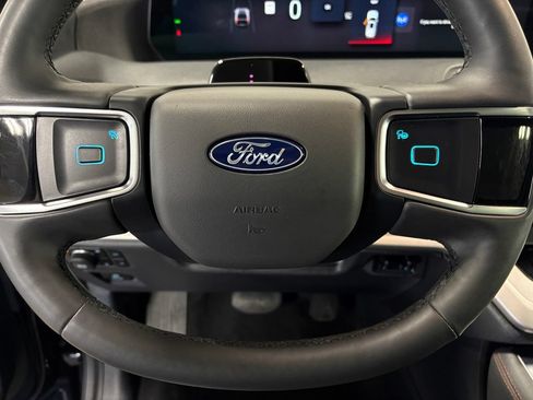 Used 2025 Ford Expedition Active AWD/4WD image 20