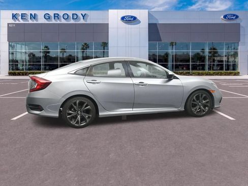 Used 2019 Honda Civic Sport image 9