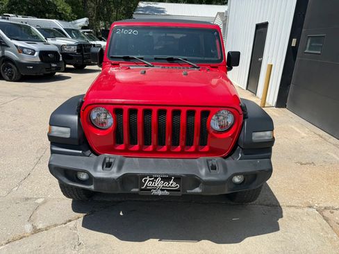 Used 2019 Jeep Wrangler Unlimited Sport S AWD/4WD image 3