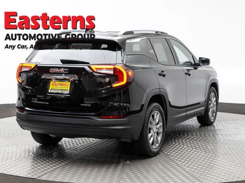 Used 2024 GMC Terrain SLT AWD/4WD image 5