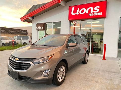 Used 2018 Chevrolet Equinox LT FWD image 2