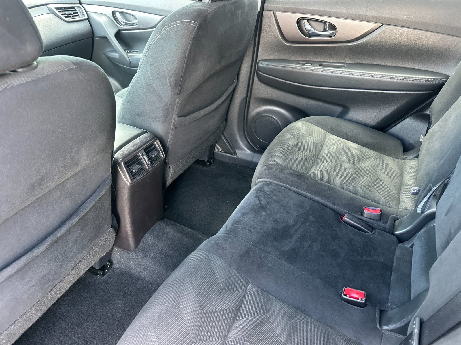 Used 2016 Nissan Rogue S w/ S Family Package FWD image 13