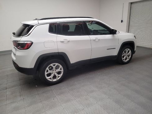 Used 2024 Jeep Compass Latitude image 10