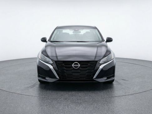 Used 2025 Nissan Altima 2.5 SV image 2