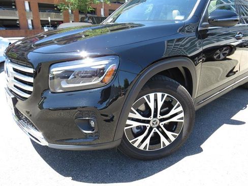 Used 2026 Mercedes-Benz GLB 250 4MATIC image 21