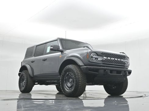 New 2025 Ford Bronco Badlands image 44