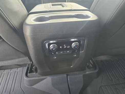 Used 2024 GMC Yukon AT4 w/ Technology Package AWD/4WD image 16